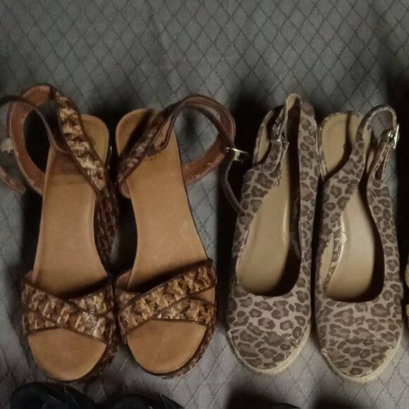 2 Pairs of Women's Size 10 Sandals - Picture 1 of 11